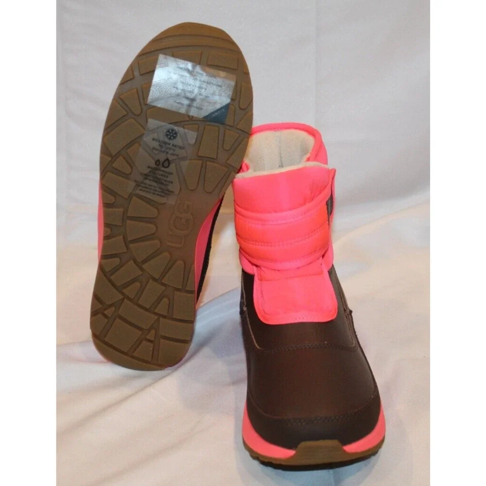 UGG YOUTH SZ 6 WATERPROOF PINK WINTER‎ BOOTS NEW IN BOX